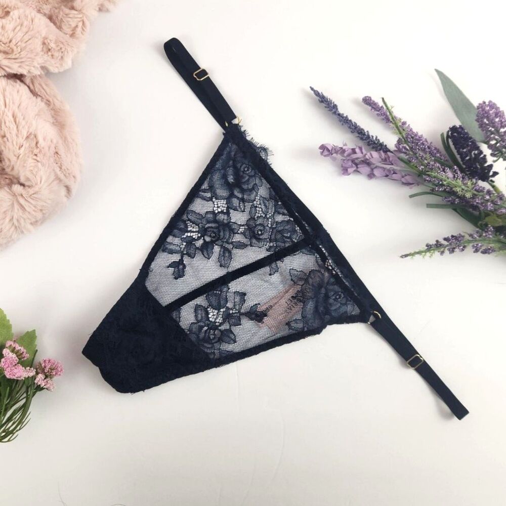 XXL Victoria's Secret Dark Blue Lace Thong